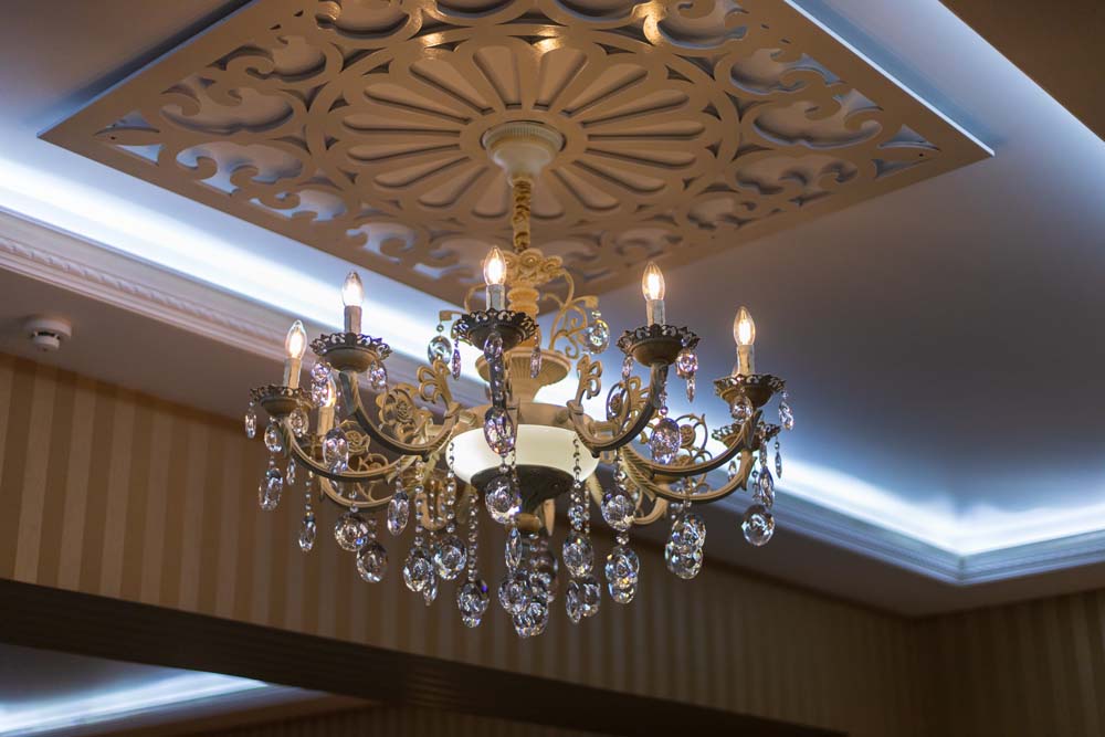 Chandelier with LED filament bulbs